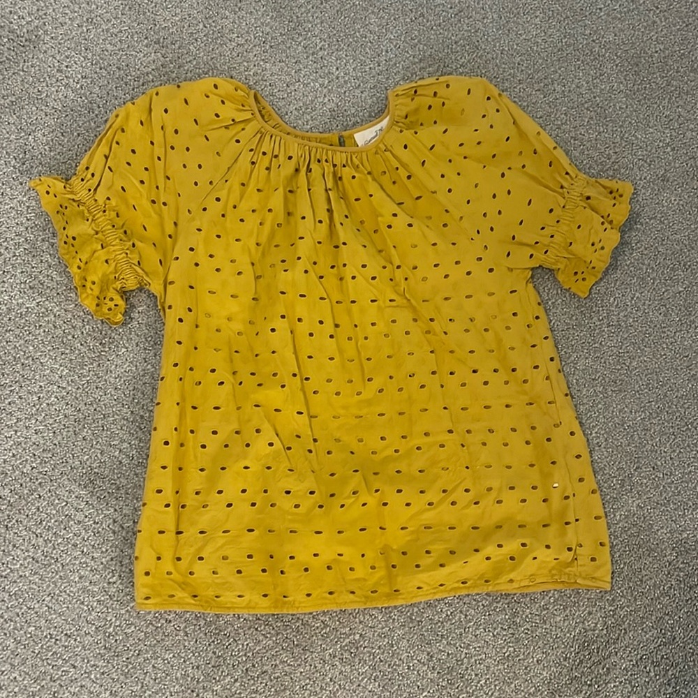 Universal Thread Eyelet Top